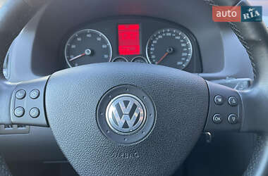 Мінівен Volkswagen Touran 2010 в 
