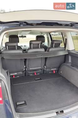 Минивэн Volkswagen Touran 2013 в 