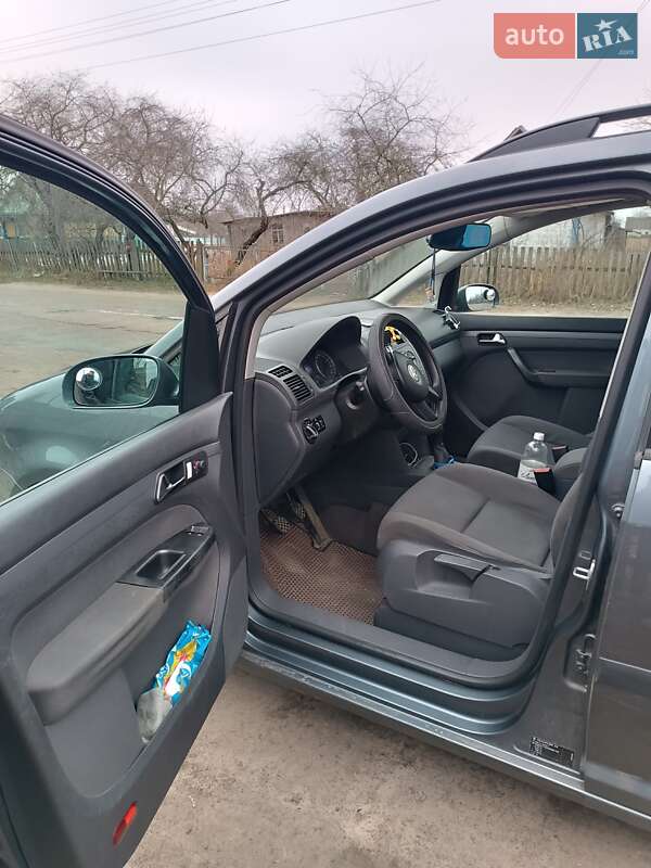 Минивэн Volkswagen Touran 2003 в Коростене