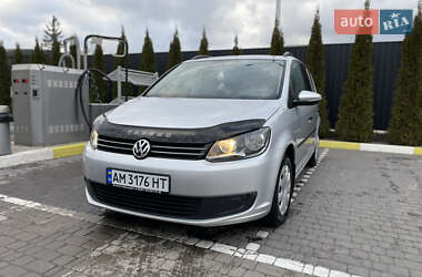 Минивэн Volkswagen Touran 2011 в Коростене