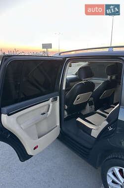 Минивэн Volkswagen Touran 2010 в 