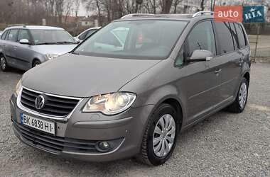 Мінівен Volkswagen Touran 2008 в Рівному