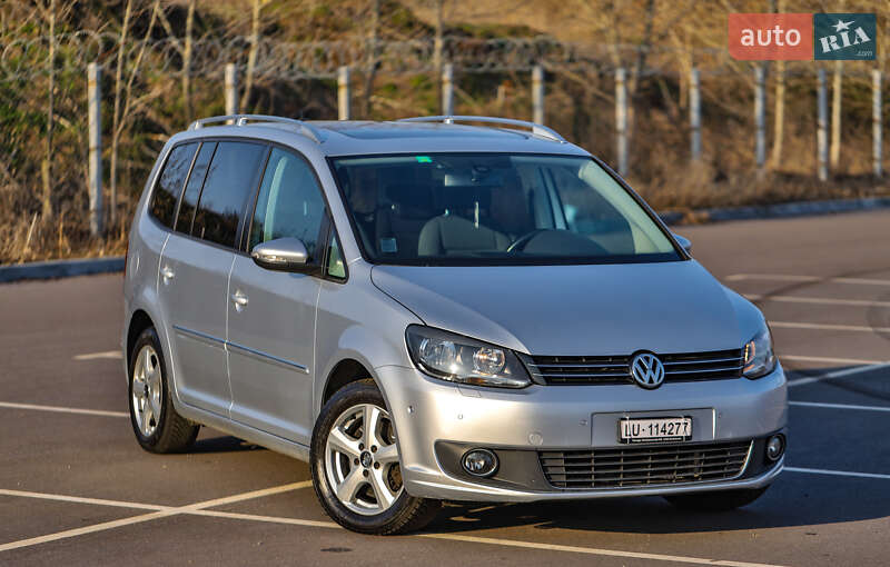 Минивэн Volkswagen Touran 2011 в Виннице