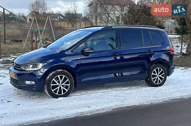 Микровэн Volkswagen Touran 2017 в Нововолынске