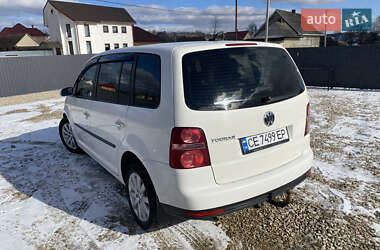 Мінівен Volkswagen Touran 2008 в Буденці