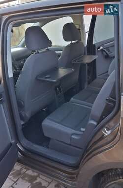 Мінівен Volkswagen Touran 2011 в 