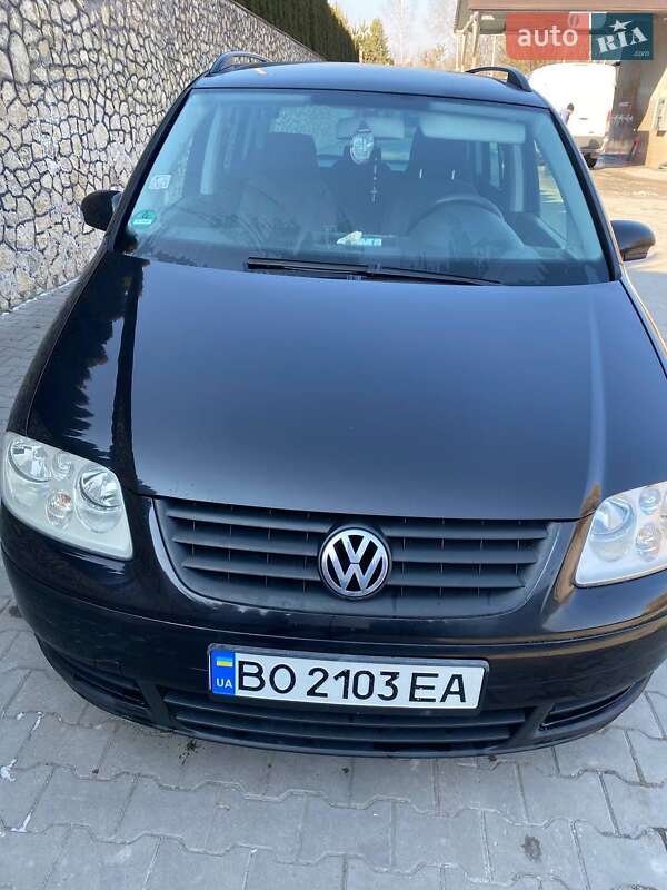 Минивэн Volkswagen Touran 2004 в Подволочиске