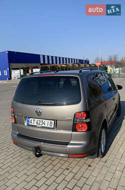 Минивэн Volkswagen Touran 2010 в 