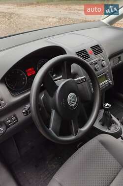 Минивэн Volkswagen Touran 2004 в 