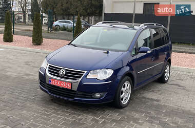 Минивэн Volkswagen Touran 2008 в 