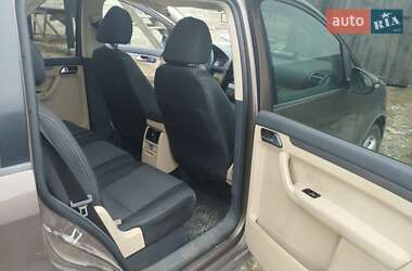 Мінівен Volkswagen Touran 2011 в 