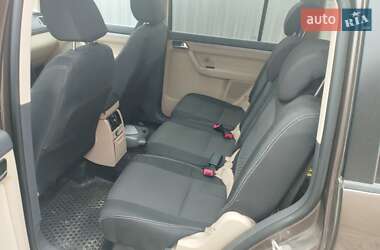 Мінівен Volkswagen Touran 2011 в 