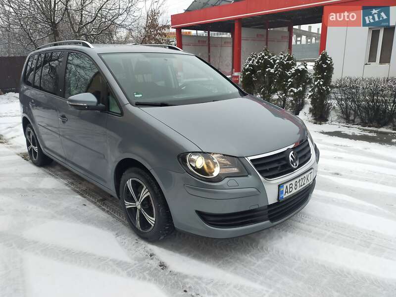 Мінівен Volkswagen Touran 2009 в Вінниці