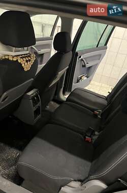 Минивэн Volkswagen Touran 2007 в 