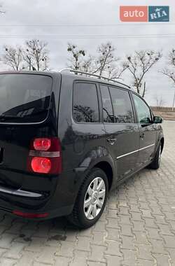 Минивэн Volkswagen Touran 2008 в Святопетровское