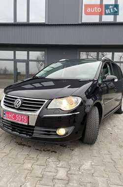 Минивэн Volkswagen Touran 2008 в Святопетровское