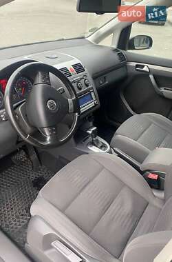 Минивэн Volkswagen Touran 2008 в Святопетровское