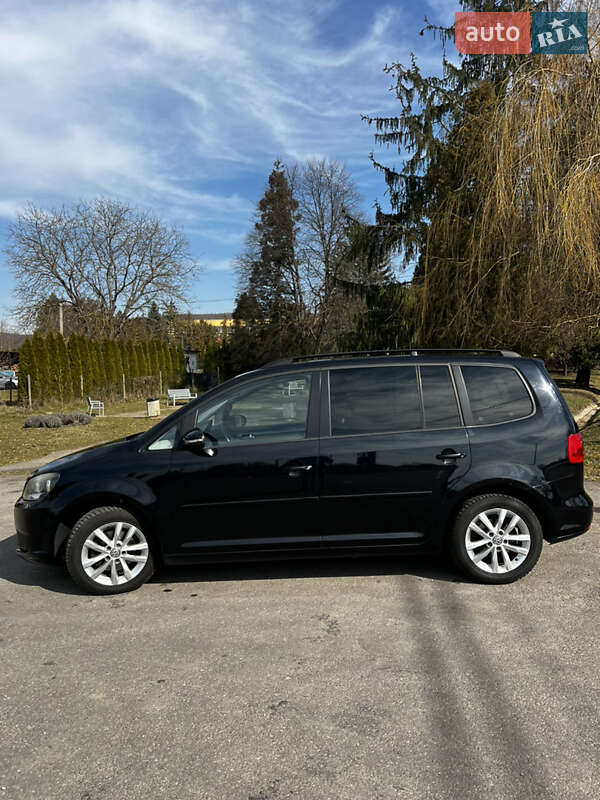 Минивэн Volkswagen Touran 2010 в Рокосово