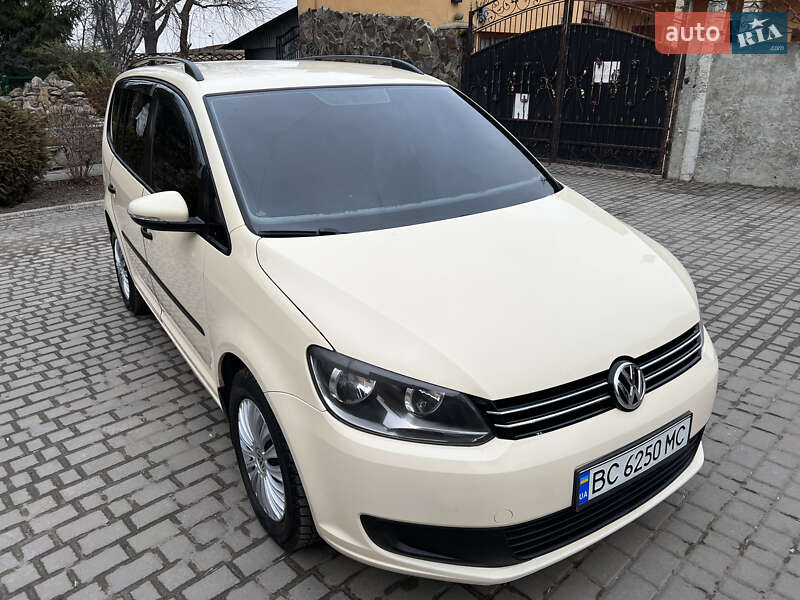 Минивэн Volkswagen Touran 2011 в 