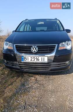 Минивэн Volkswagen Touran 2007 в Полтаве