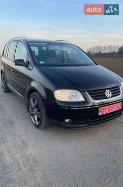 Минивэн Volkswagen Touran 2005 в Ровно