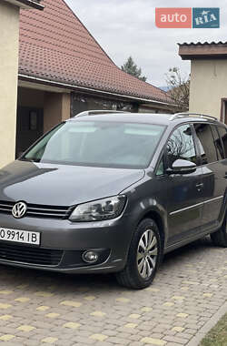 Минивэн Volkswagen Touran 2011 в Виноградове