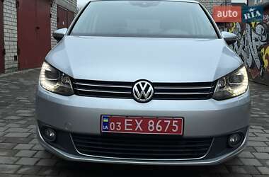 Минивэн Volkswagen Touran 2012 в 