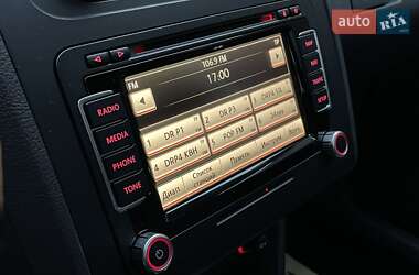 Минивэн Volkswagen Touran 2012 в 
