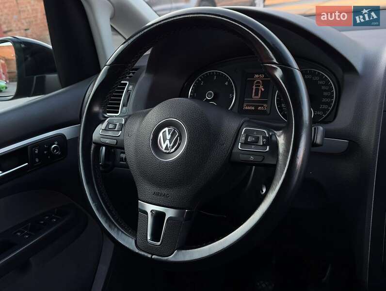 Минивэн Volkswagen Touran 2013 в Чернигове