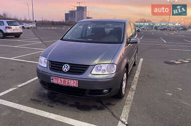 Минивэн Volkswagen Touran 2005 в Киеве