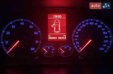 Минивэн Volkswagen Touran 2007 в 