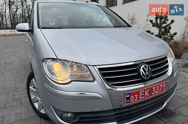 Минивэн Volkswagen Touran 2009 в Луцке