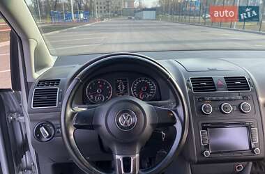 Минивэн Volkswagen Touran 2013 в Каменском