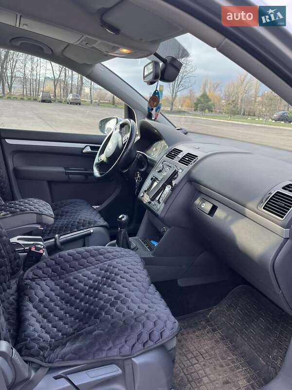 Минивэн Volkswagen Touran 2013 в Краматорске