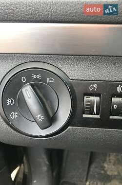Мінівен Volkswagen Touran 2003 в 