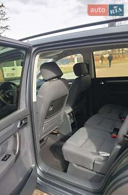 Минивэн Volkswagen Touran 2004 в 