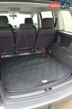 Минивэн Volkswagen Touran 2004 в 
