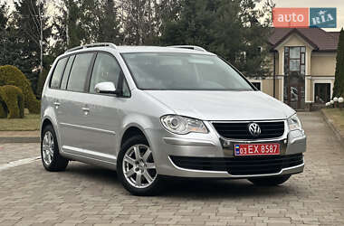 Мінівен Volkswagen Touran 2008 в Сарнах