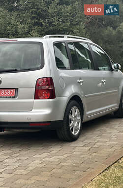 Мінівен Volkswagen Touran 2008 в Сарнах