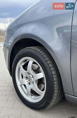 Минивэн Volkswagen Touran 2006 в 