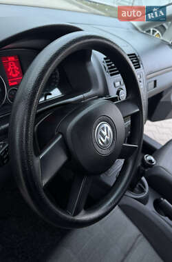 Минивэн Volkswagen Touran 2006 в 