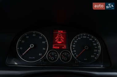 Минивэн Volkswagen Touran 2006 в 