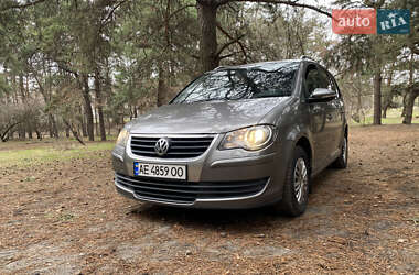 Мінівен Volkswagen Touran 2009 в Дніпрі