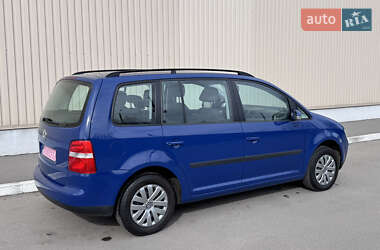 Минивэн Volkswagen Touran 2003 в 