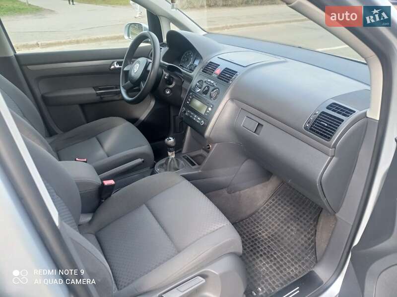 Минивэн Volkswagen Touran 2003 в Киеве