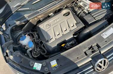 Минивэн Volkswagen Touran 2015 в 
