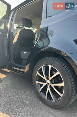 Минивэн Volkswagen Touran 2015 в 