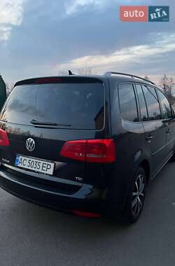 Минивэн Volkswagen Touran 2015 в 
