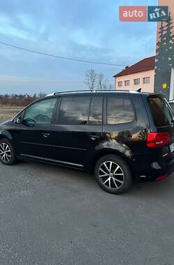 Минивэн Volkswagen Touran 2015 в 