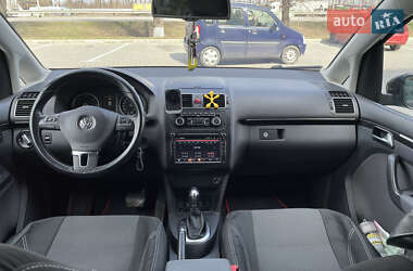 Минивэн Volkswagen Touran 2011 в 